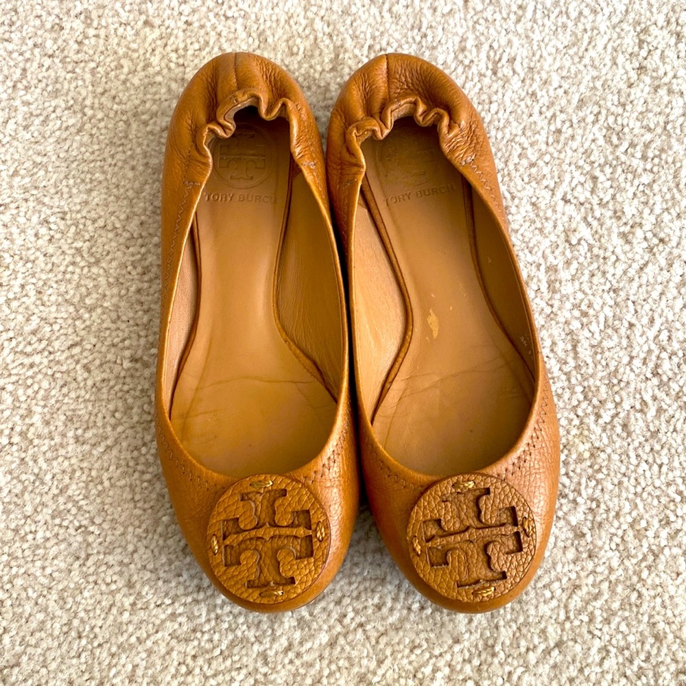 Tory Burch reva tan flats
